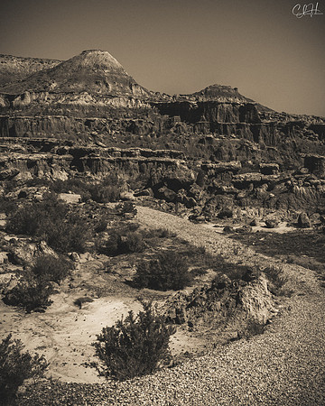 Morning Hike through the Gooseberry Badlands. Washakie County, Wyoming. 2020